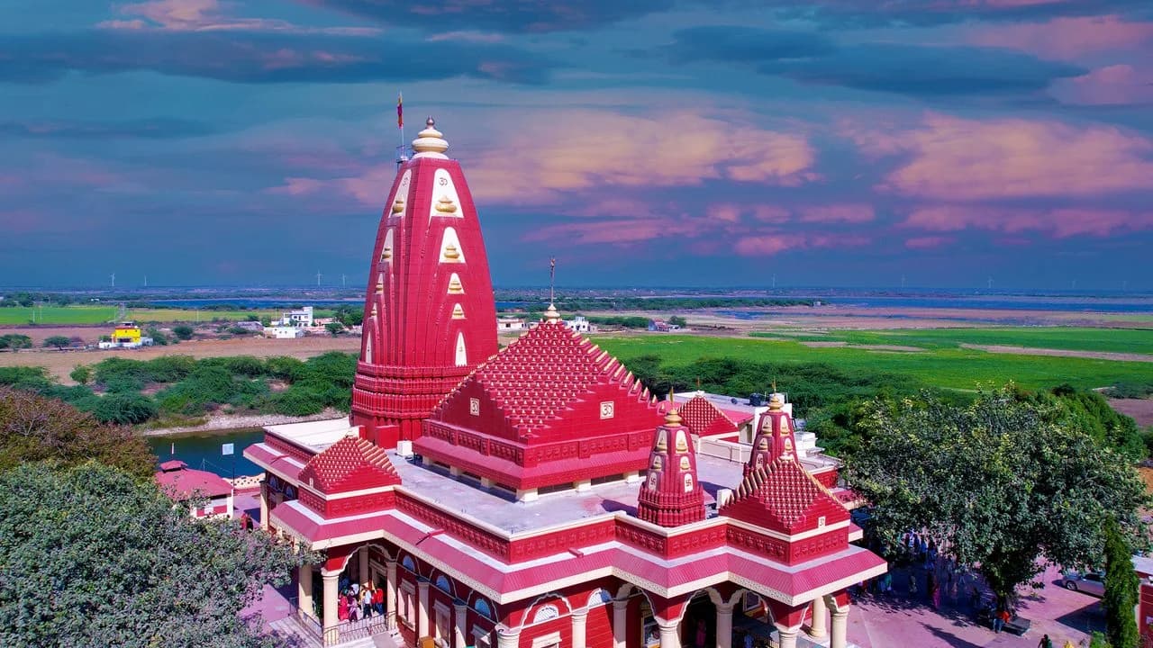 Nageshwar Temple with VAYA Journeys